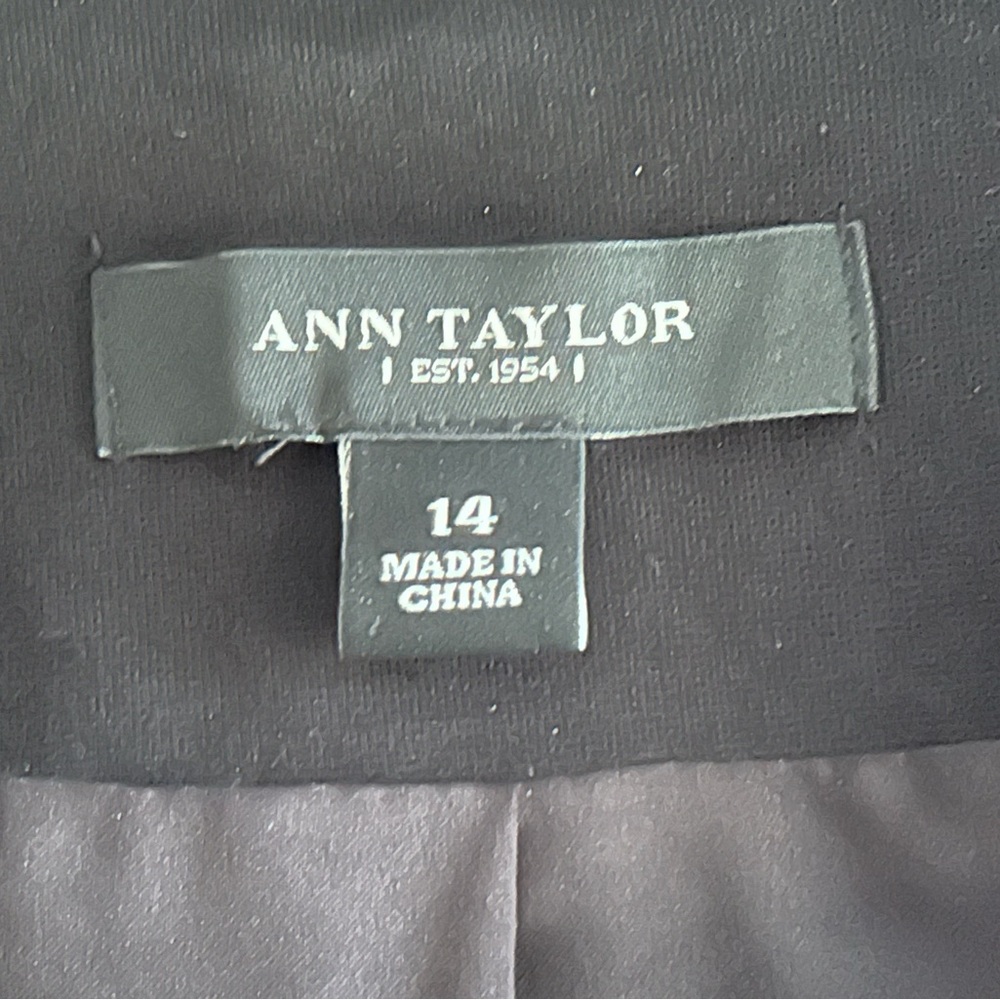 Ann Taylor chic jacket. - Picture 4 of 5